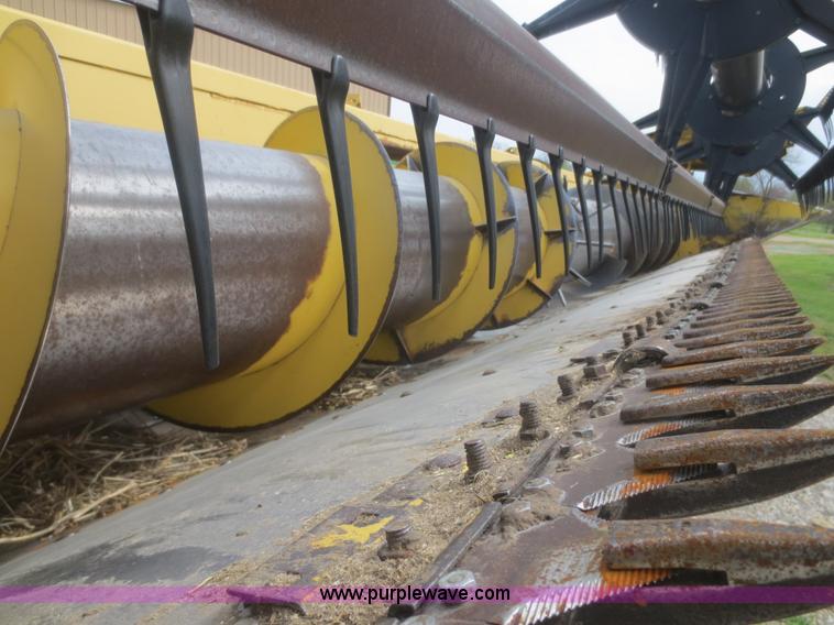 image for item F6900 1989 New Holland TR86 RWA combine