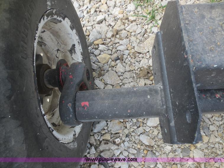 image for item F6900 1989 New Holland TR86 RWA combine