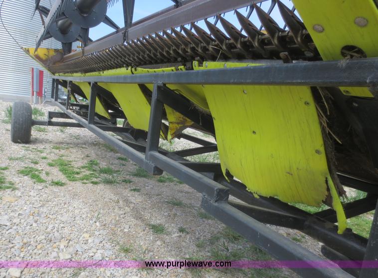 image for item F6900 1989 New Holland TR86 RWA combine