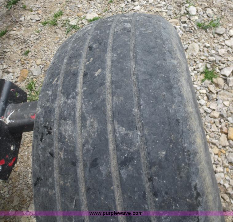 image for item F6900 1989 New Holland TR86 RWA combine