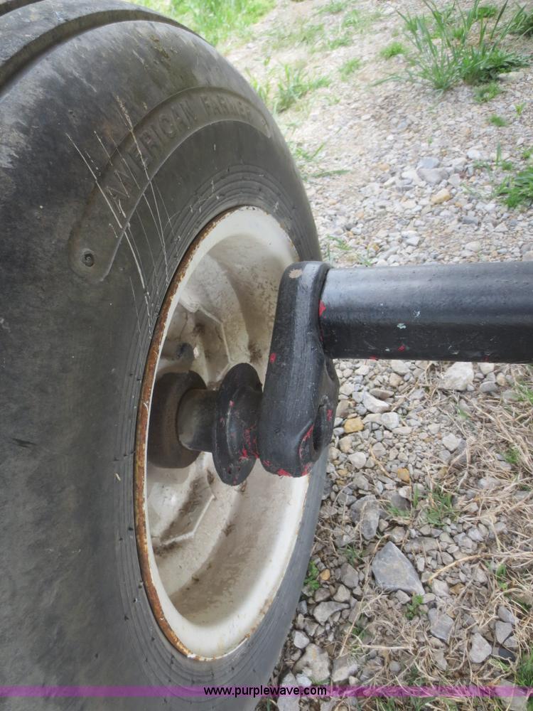 image for item F6900 1989 New Holland TR86 RWA combine