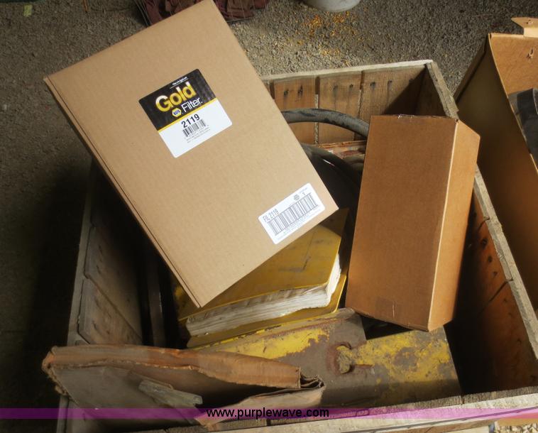 image for item F6900 1989 New Holland TR86 RWA combine