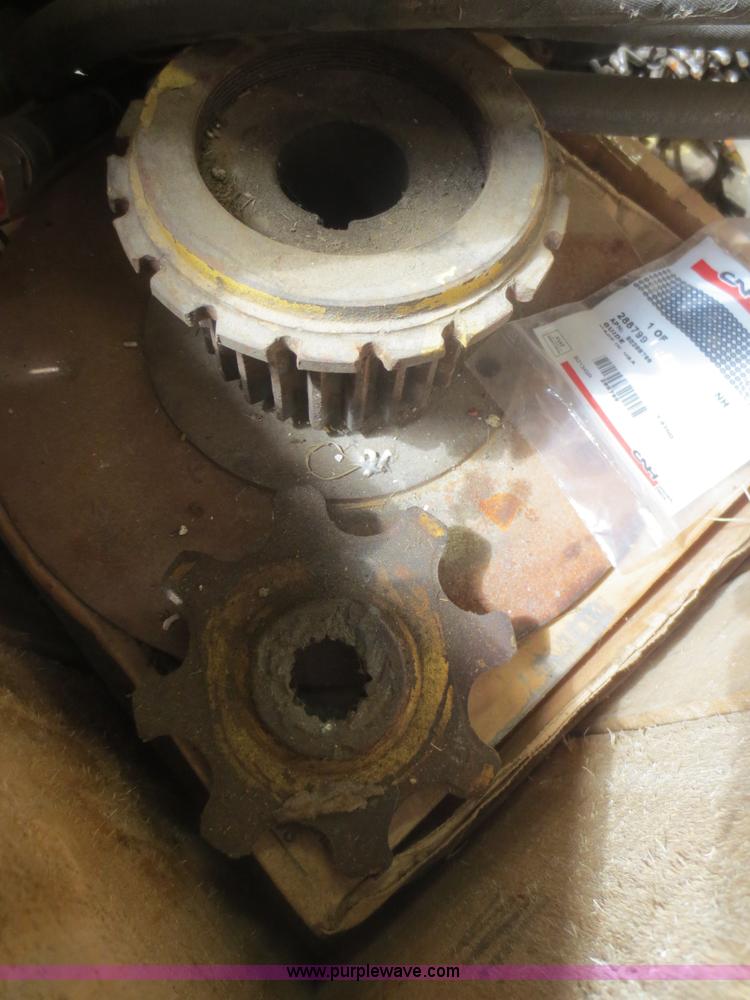 image for item F6900 1989 New Holland TR86 RWA combine