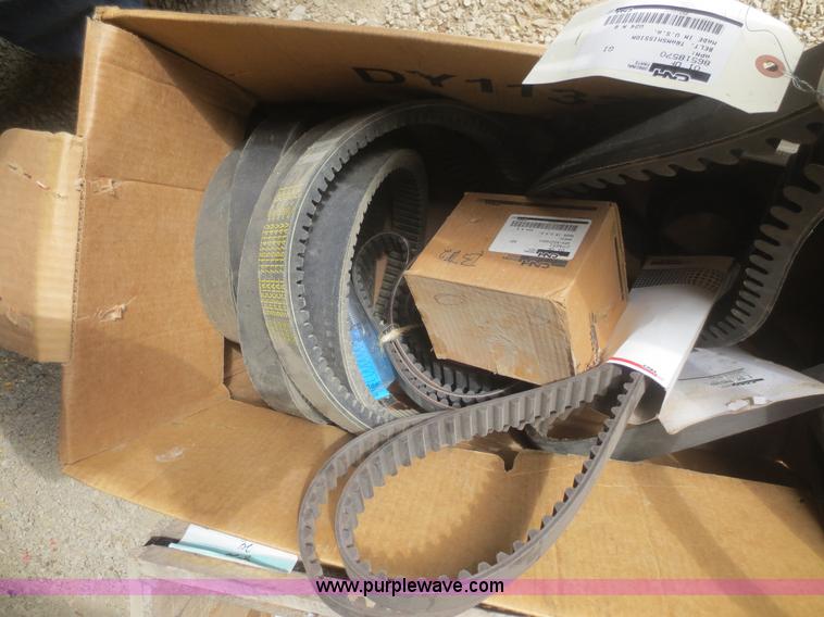 image for item F6900 1989 New Holland TR86 RWA combine