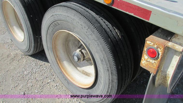 image for item G9156 2000 Warren AT-36-SER4 feed trailer