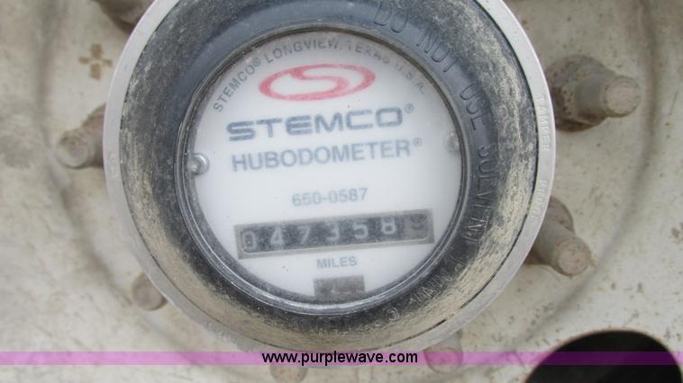 image for item G9156 2000 Warren AT-36-SER4 feed trailer