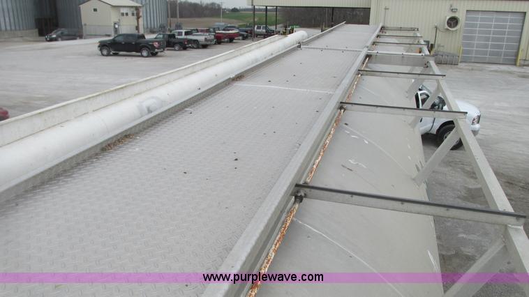 image for item G9156 2000 Warren AT-36-SER4 feed trailer