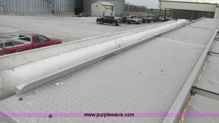 image for item G9156 2000 Warren AT-36-SER4 feed trailer