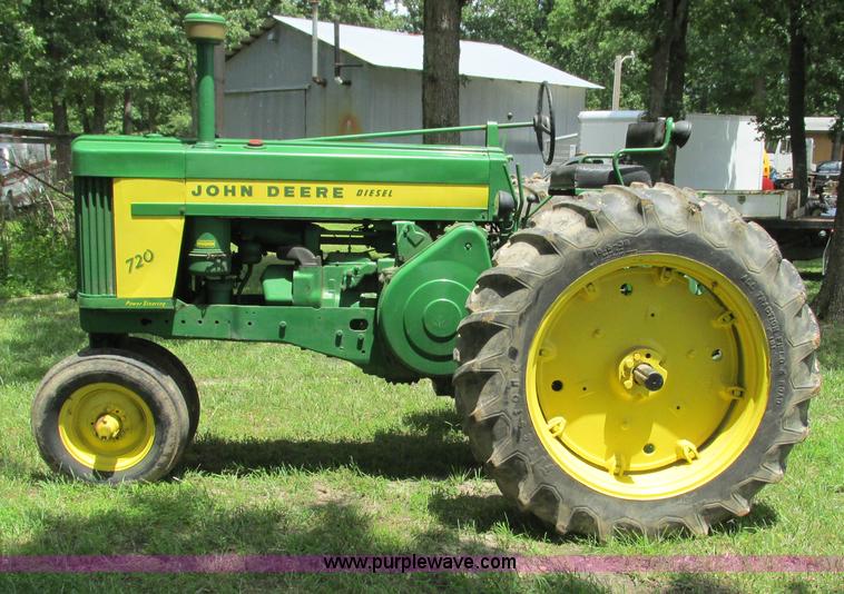 image for item G9278 1957 John Deere 720 tractor