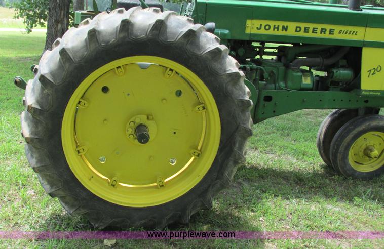 image for item G9278 1957 John Deere 720 tractor