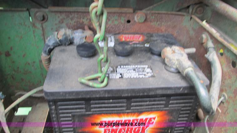 image for item G9278 1957 John Deere 720 tractor