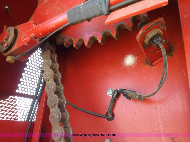 image for item H1841 1995 Case IH 8580 square baler