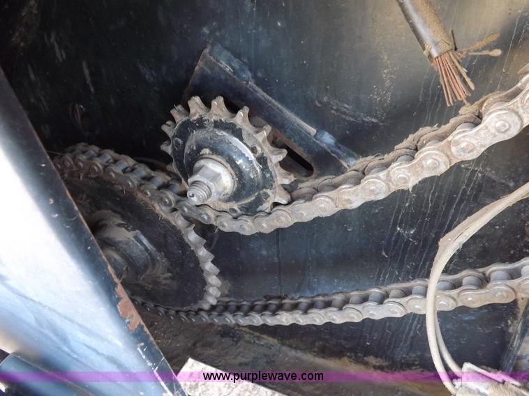 image for item H1841 1995 Case IH 8580 square baler