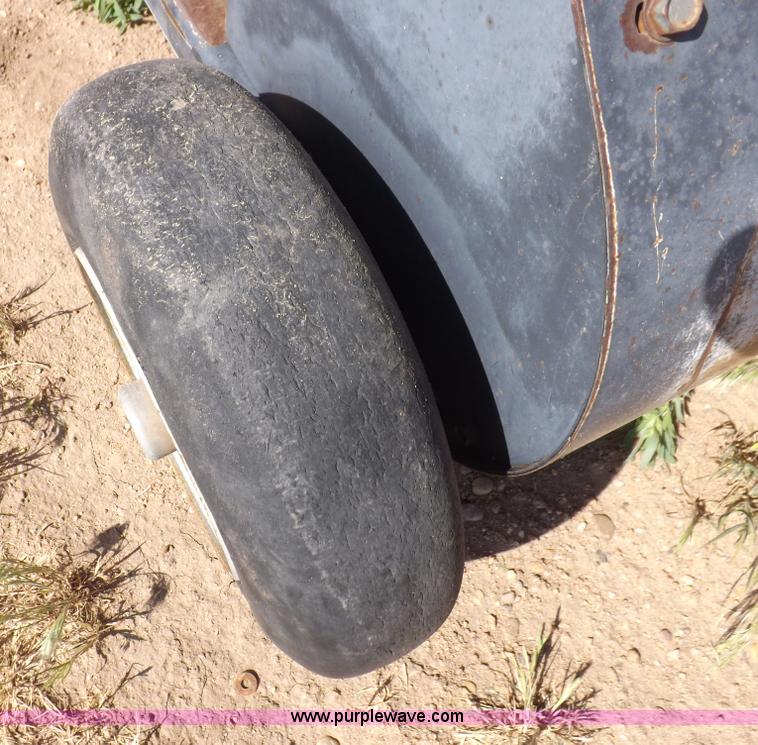 image for item H1841 1995 Case IH 8580 square baler