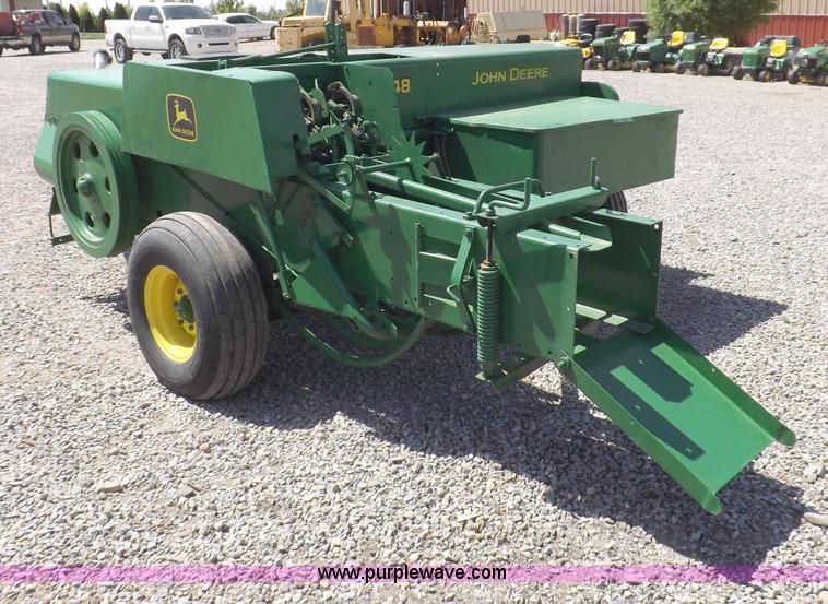 image for item H1842 John Deere 348 small square baler