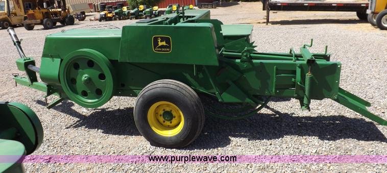 image for item H1842 John Deere 348 small square baler