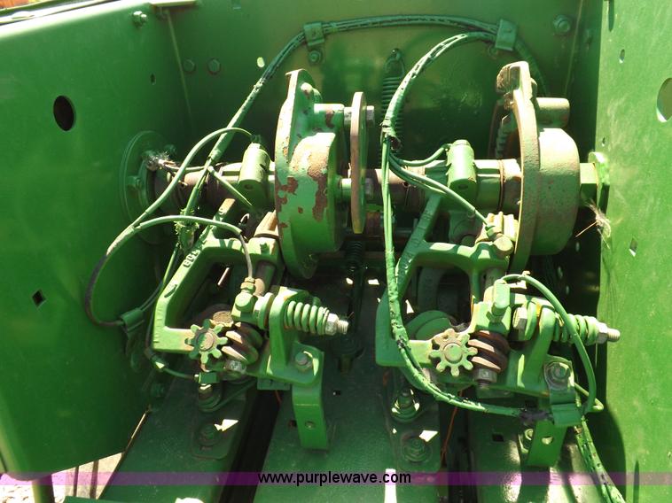 image for item H1842 John Deere 348 small square baler