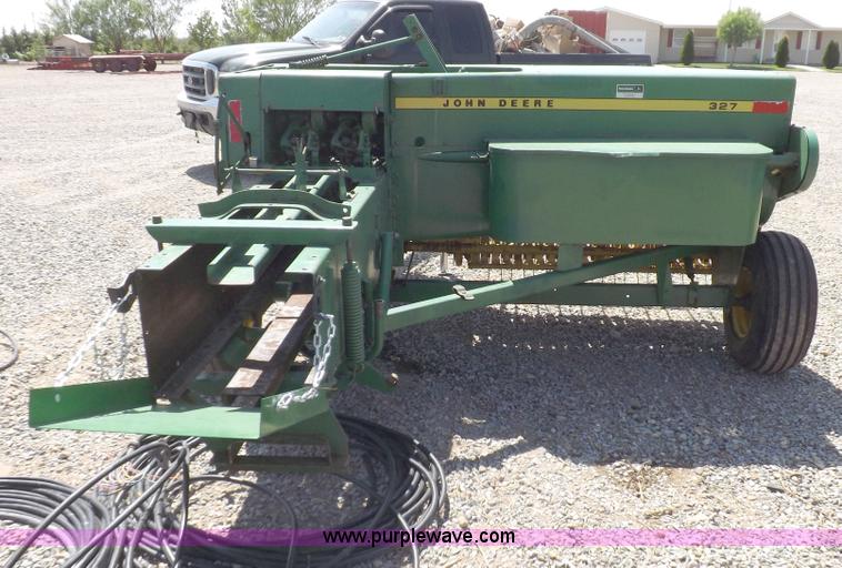 image for item H1843 1984 John Deere 327 small square baler