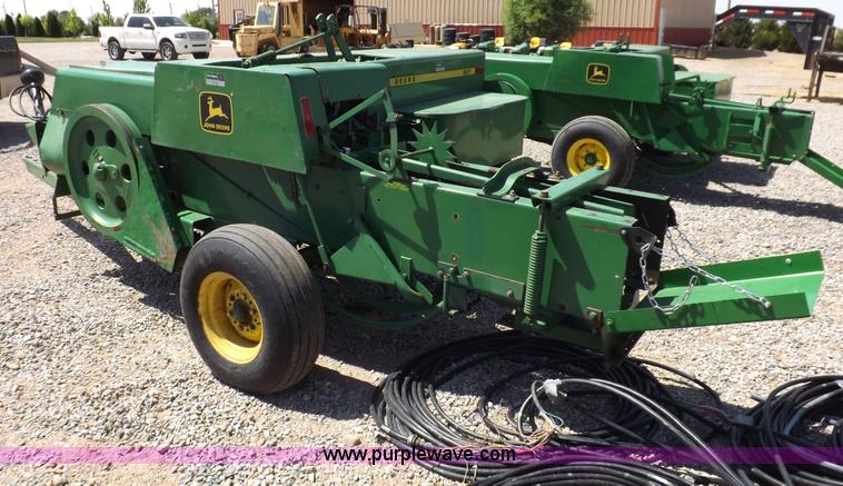 image for item H1843 1984 John Deere 327 small square baler