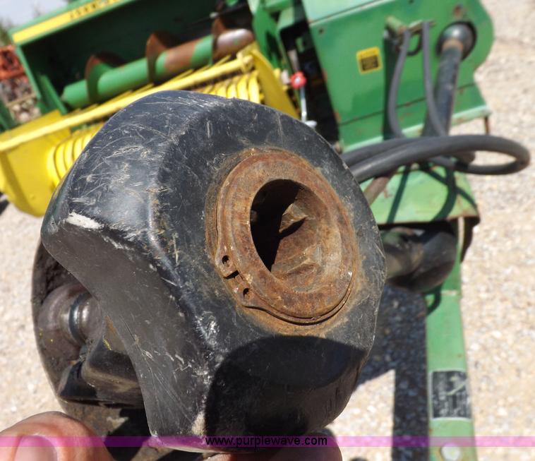 image for item H1843 1984 John Deere 327 small square baler