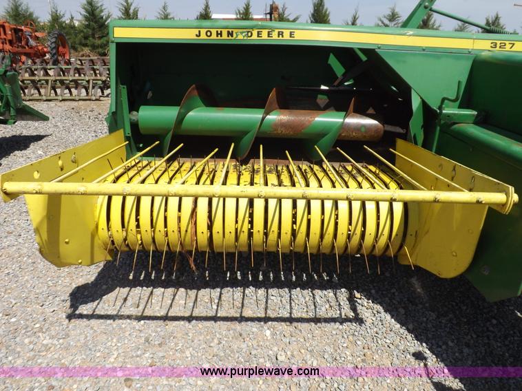 image for item H1843 1984 John Deere 327 small square baler
