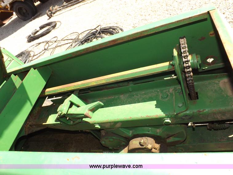image for item H1843 1984 John Deere 327 small square baler