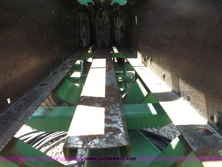 image for item H1843 1984 John Deere 327 small square baler