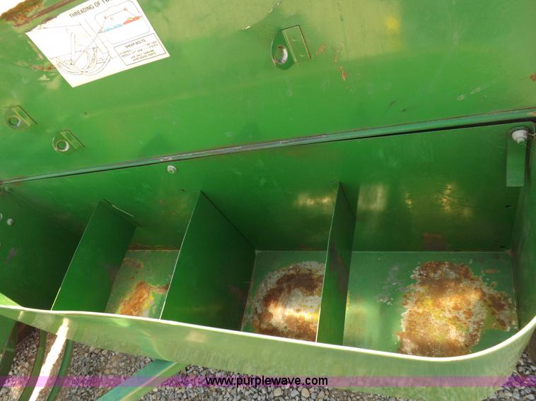 image for item H1843 1984 John Deere 327 small square baler