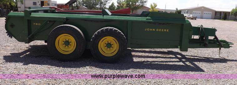 image for item H1844 John Deere 780 manure spreader