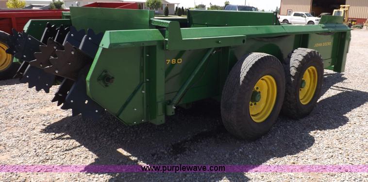 image for item H1844 John Deere 780 manure spreader