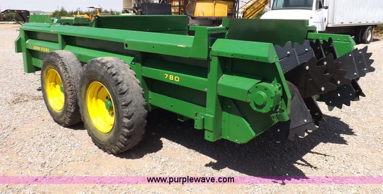 image for item H1844 John Deere 780 manure spreader