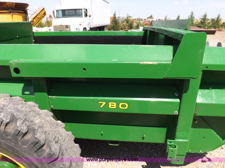 image for item H1844 John Deere 780 manure spreader