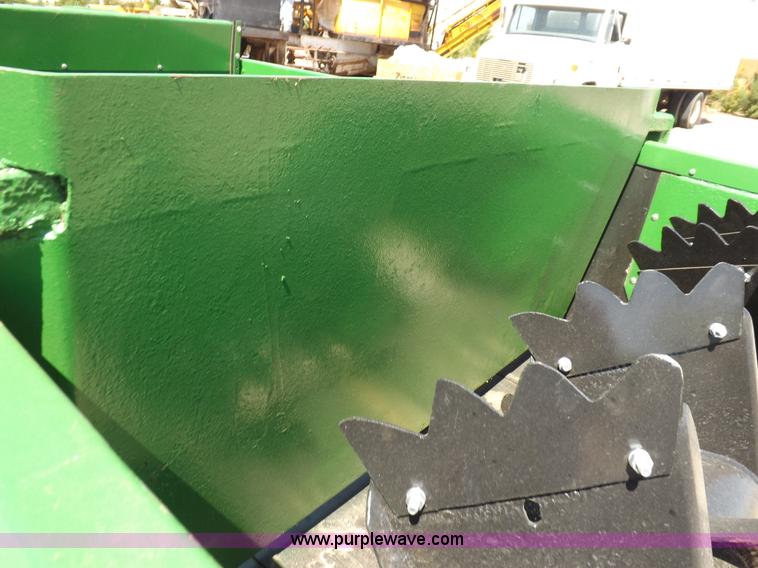 image for item H1844 John Deere 780 manure spreader