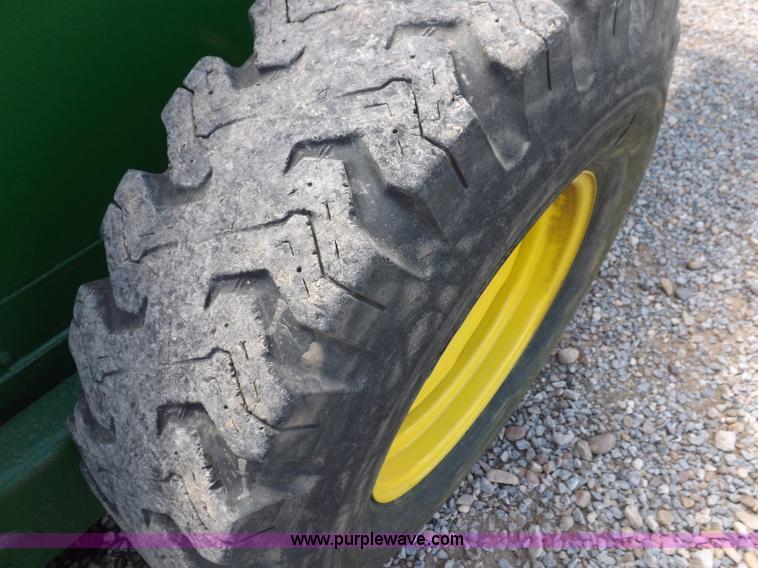 image for item H1844 John Deere 780 manure spreader