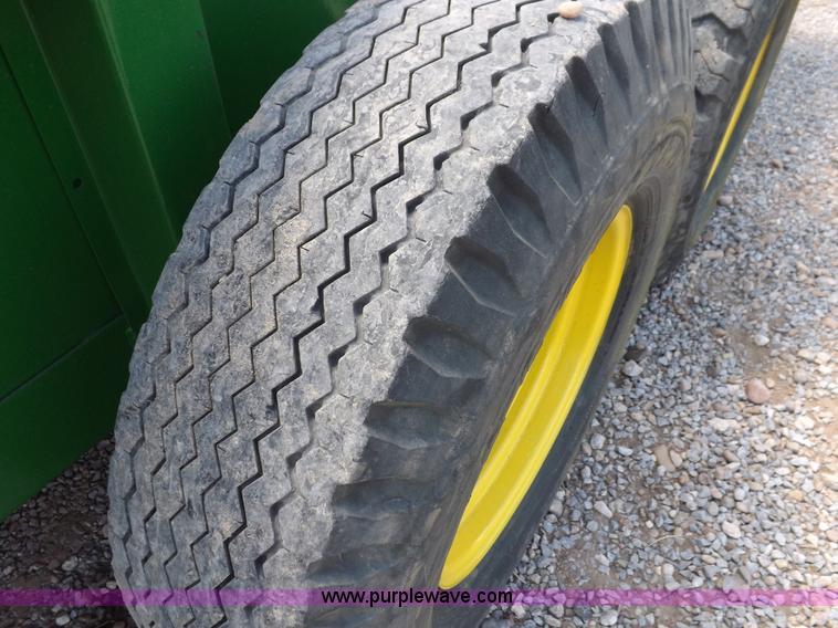 image for item H1844 John Deere 780 manure spreader