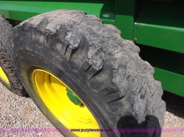 image for item H1844 John Deere 780 manure spreader