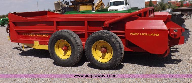 image for item H1845 New Holland 791 manure spreader