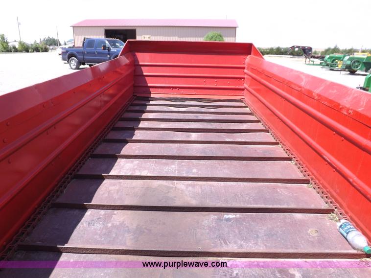 image for item H1845 New Holland 791 manure spreader