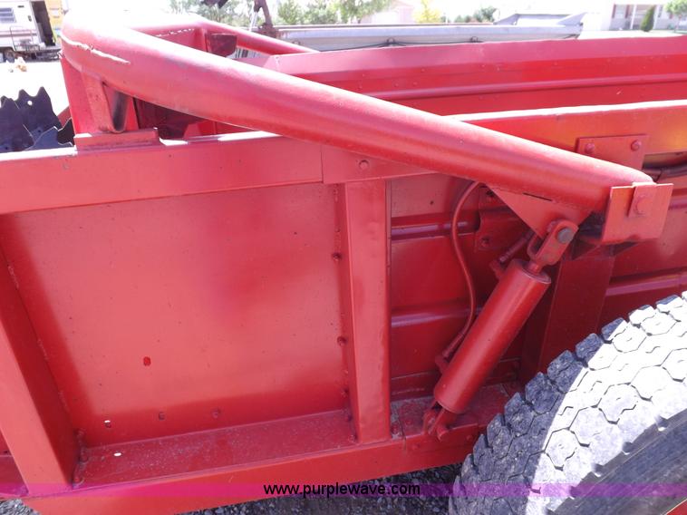 image for item H1845 New Holland 791 manure spreader