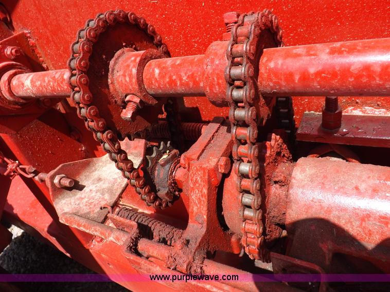 image for item H1845 New Holland 791 manure spreader