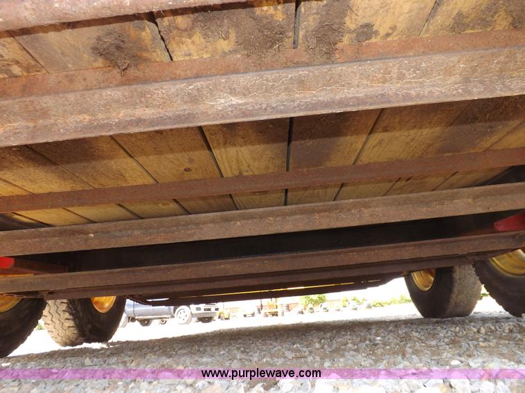 image for item H1845 New Holland 791 manure spreader