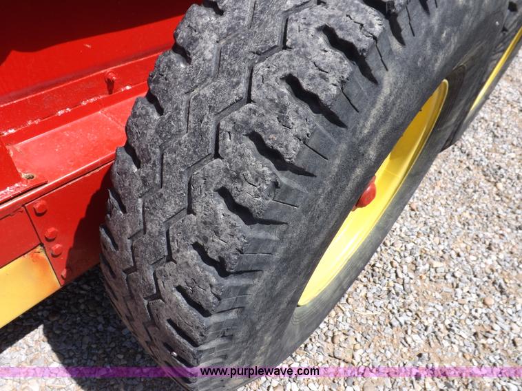 image for item H1845 New Holland 791 manure spreader