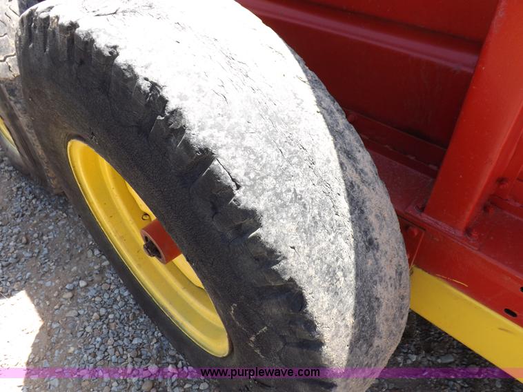 image for item H1845 New Holland 791 manure spreader