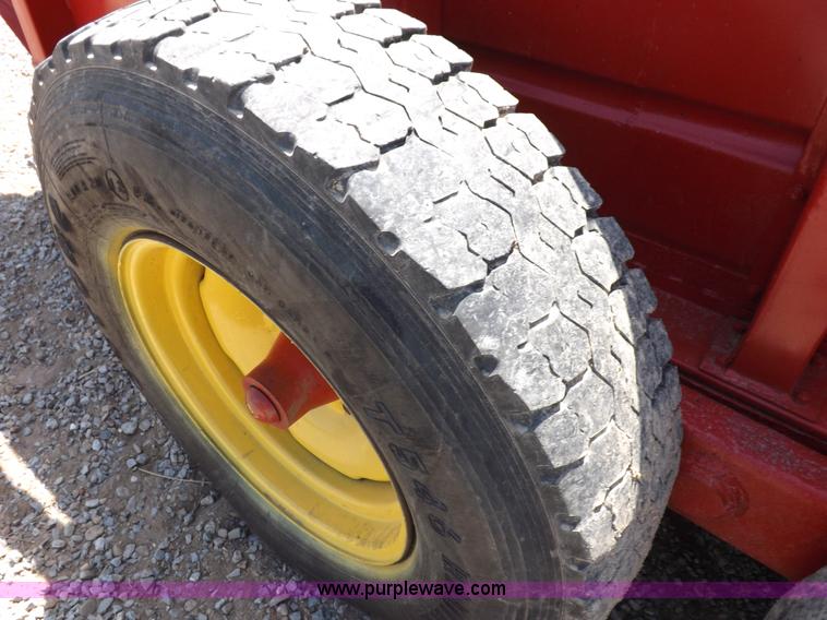 image for item H1845 New Holland 791 manure spreader