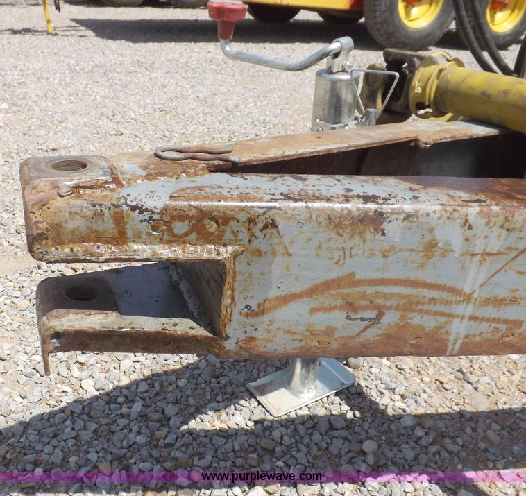 image for item H1846 New Idea 3639 manure spreader