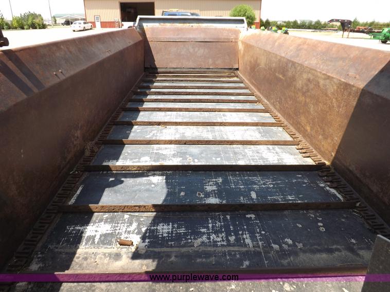 image for item H1846 New Idea 3639 manure spreader