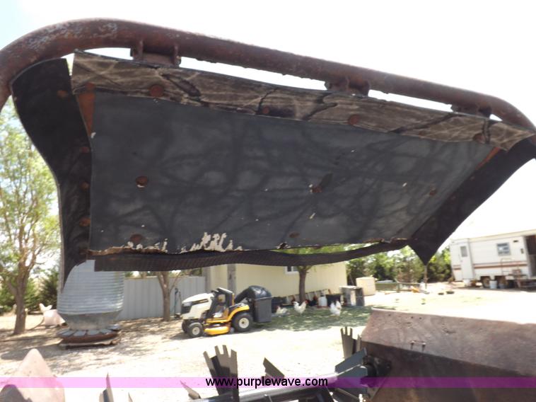 image for item H1846 New Idea 3639 manure spreader