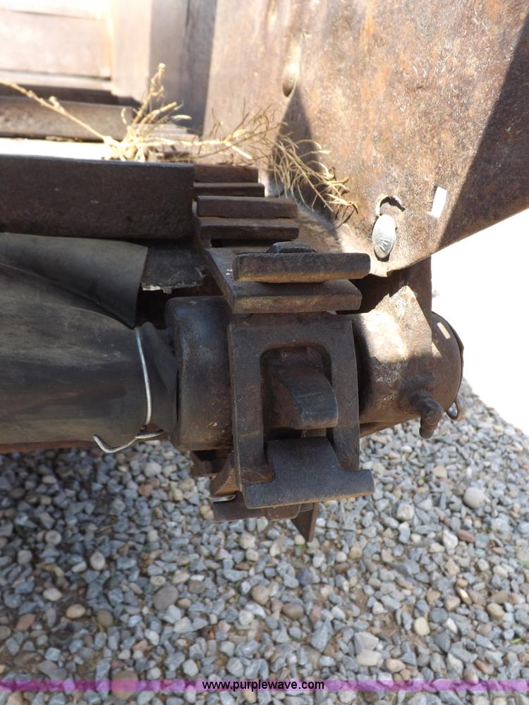 image for item H1846 New Idea 3639 manure spreader