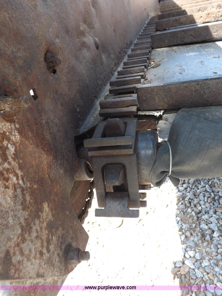 image for item H1846 New Idea 3639 manure spreader