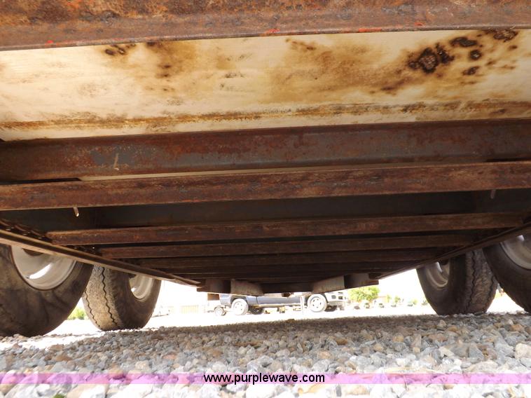 image for item H1846 New Idea 3639 manure spreader